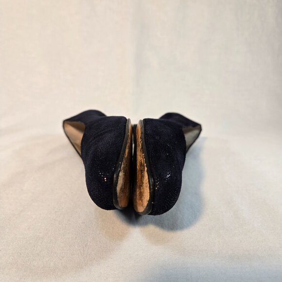 SALVATORE FERRAGAMO Quite Luxury Navy Leather Heels Pumps Size 8 4A LIKE NEW! - Picture 7 of 16